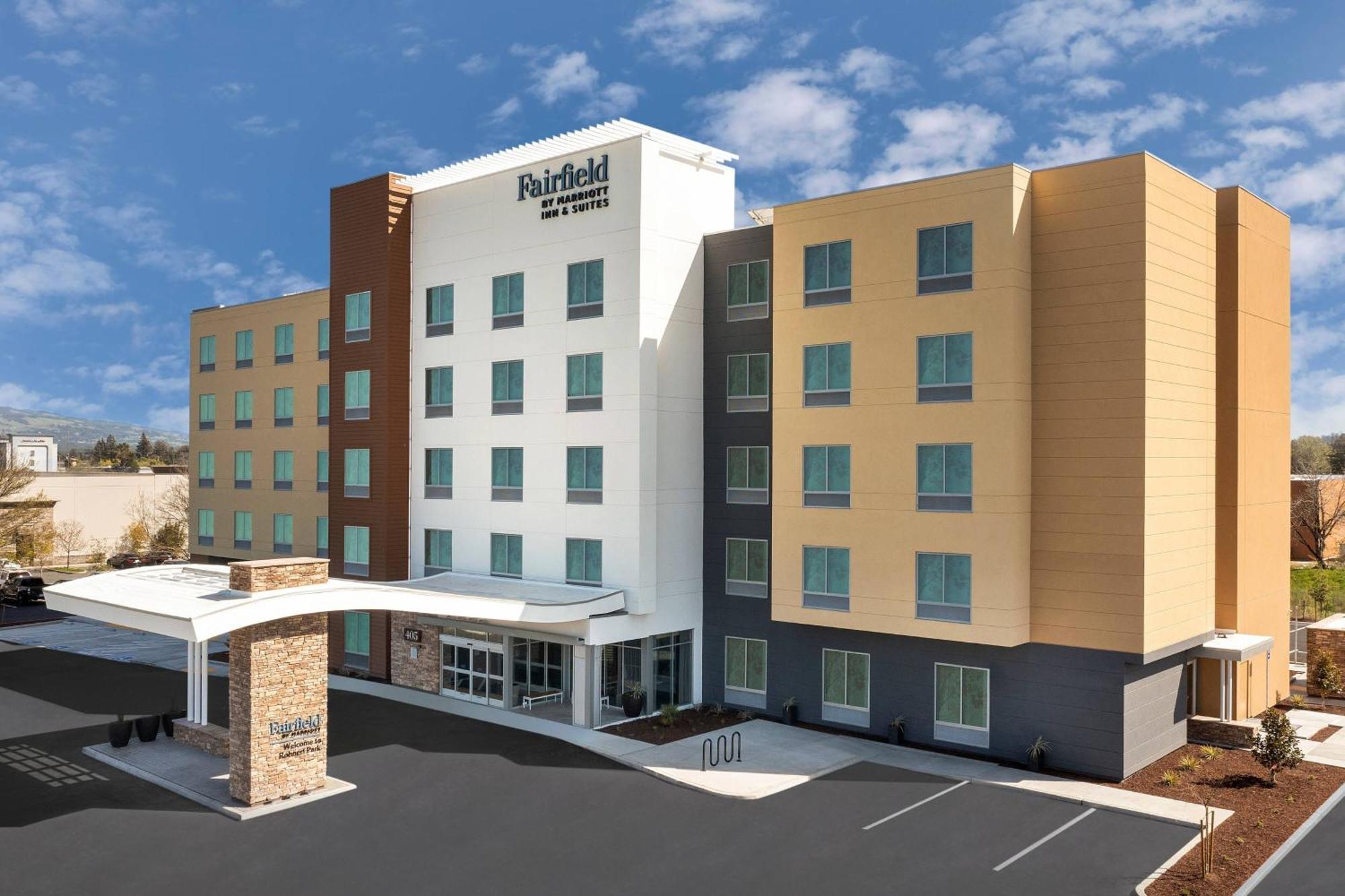 Fairfield Inn & Suites By Marriott Santa Rosa Rohnert Park Exterior foto